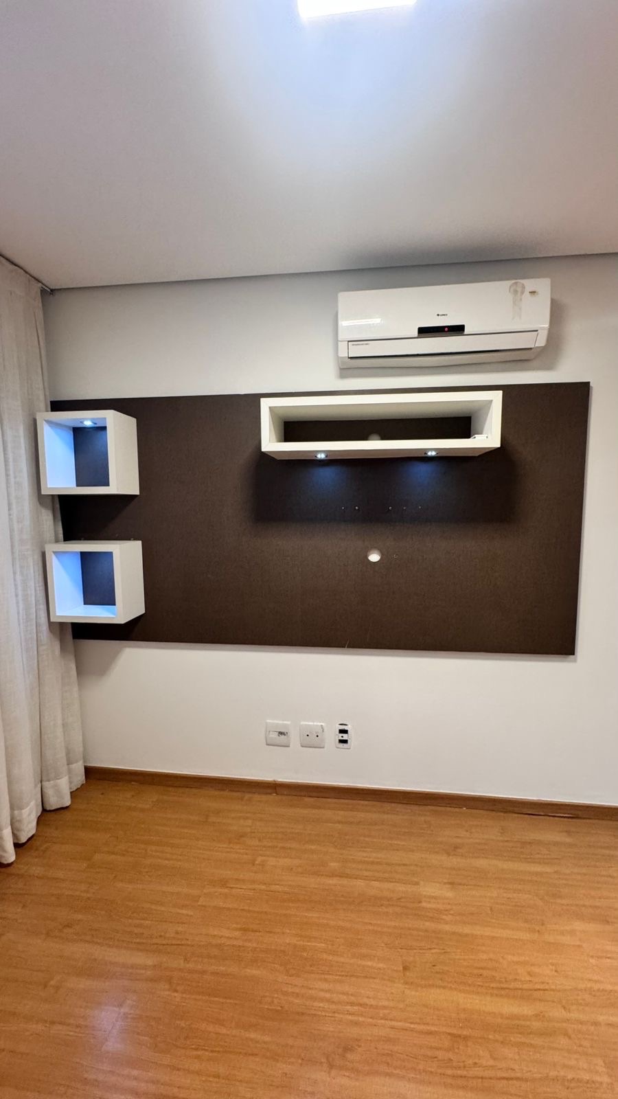 Apartamento para venda, Edifício Liberty Towers,  77m² úteis, 2 quartos sendo 1 suíte, andar alto, com planejados -  Santa Rosa, Londrina, PR