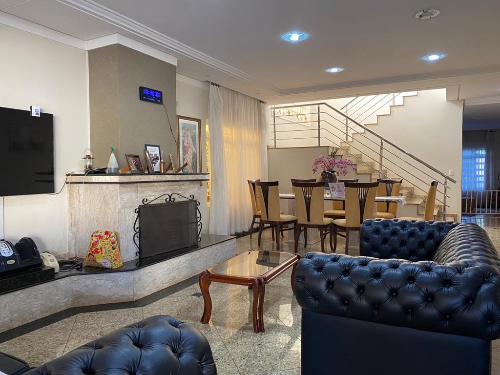 Sobrado à venda, 574m² úteis, 4 suítes com banheira e sacada, piscina, sauna,  estuda permuta- Jardim Itatiaia 1, Londrina, PR