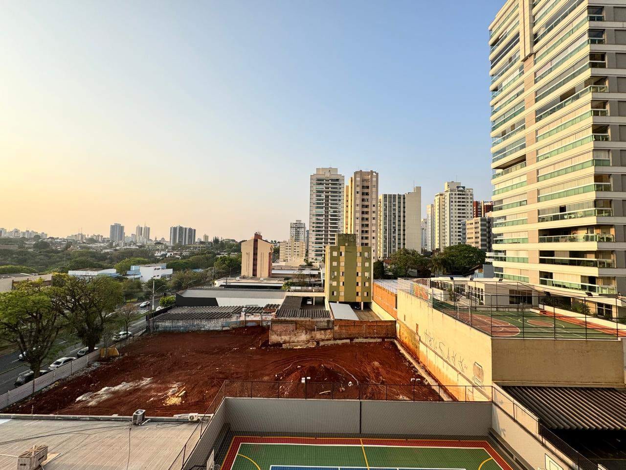 Apartamento à venda, 69m² úteis, Edifício Solario Jardin Residence, 2 quartos, completo em armários  - Centro, Londrina, PR.