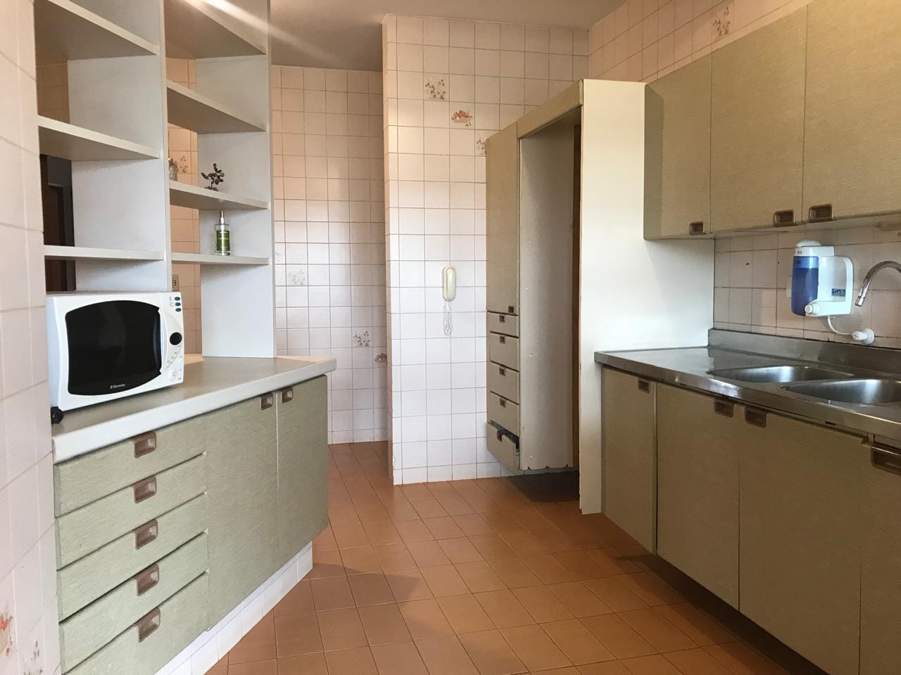 Apartamento à venda , Edifício Nevada, 175m², 4 quartos sendo 1 suíte, com sacada, 3 vagas -  Londrina, PR