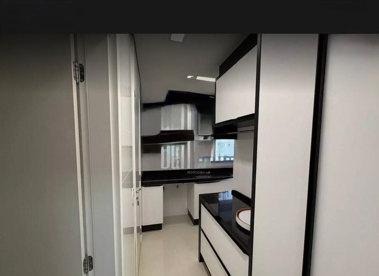 Apartamento à venda, 3 suítes, 245 m², Condomínio Casa Batlo, Santa Rosa, Gleba Palhano, Londrina, PR