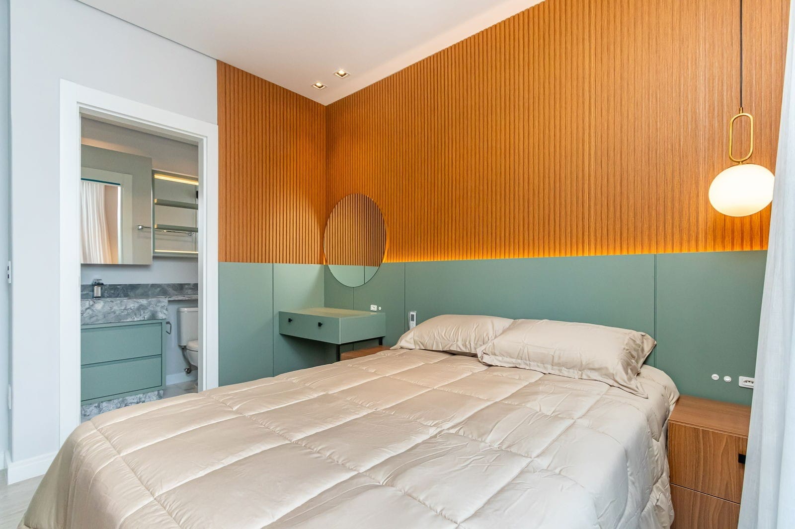 Apartamento à venda, Edifício Costa, 136m²úteis,  4 suítes, 1 Lavabo, 2 vagas, próximo a roda gigante, Pioneiros, Barra norte- Balneário Camboriú