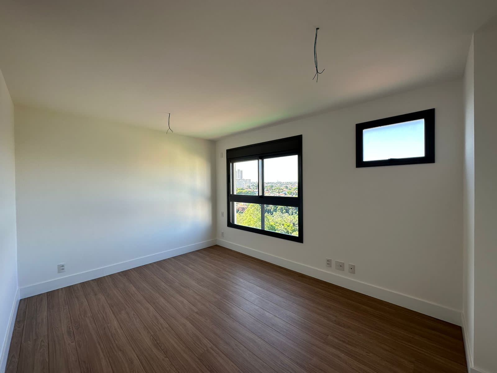 Apartamento à venda, Edifício Grand Palais,  216m² úteis, 3 suítes, sacada c/ skinglas, elevador privativo, 3 vagas , andar alto -Gleba Palhano- 