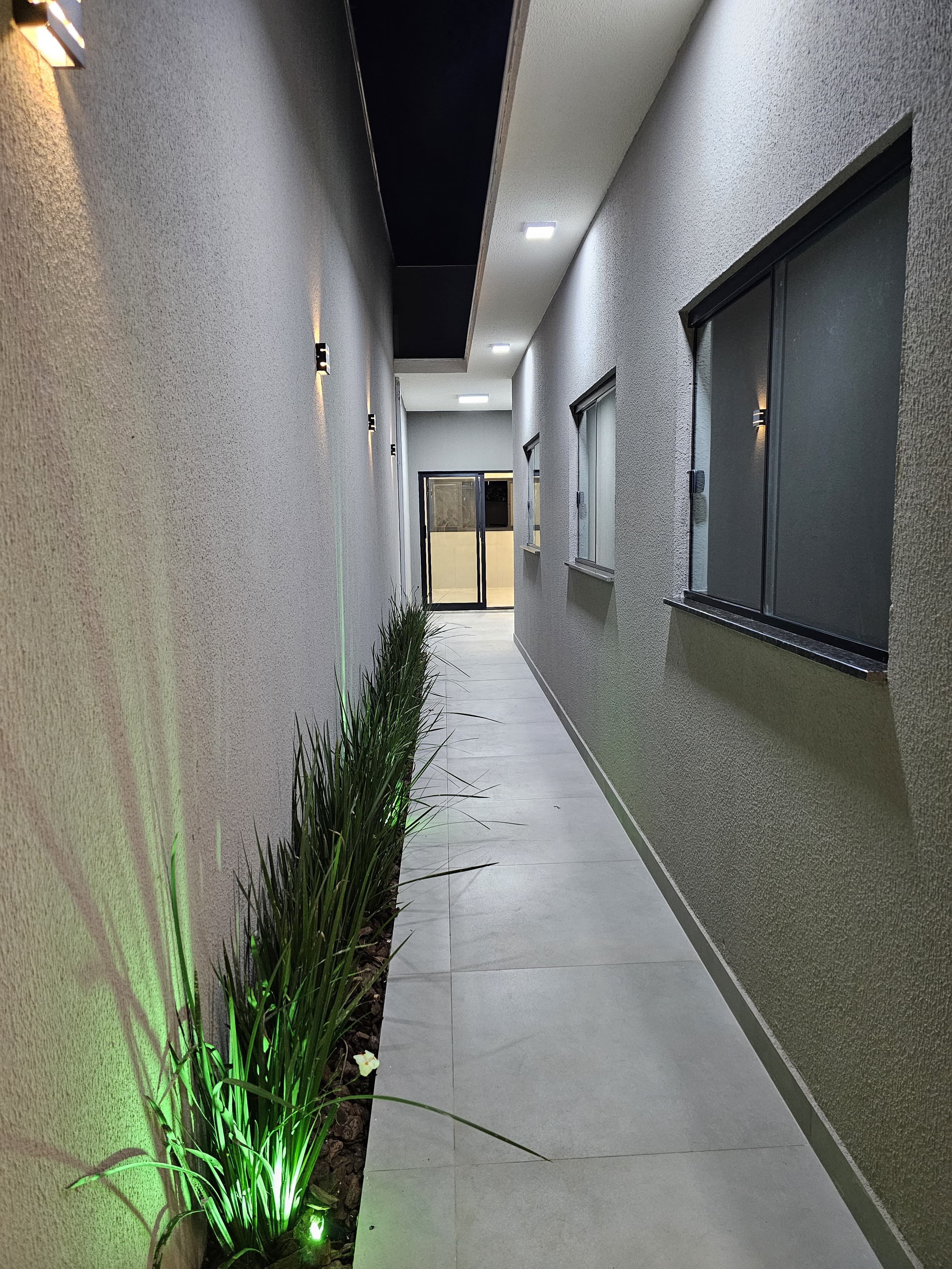 Casa à Venda 130m2/3 quartos(sendo 1 suíte), espaço gourmet, 2 vagas- Jardim Piza, Londrina, PR