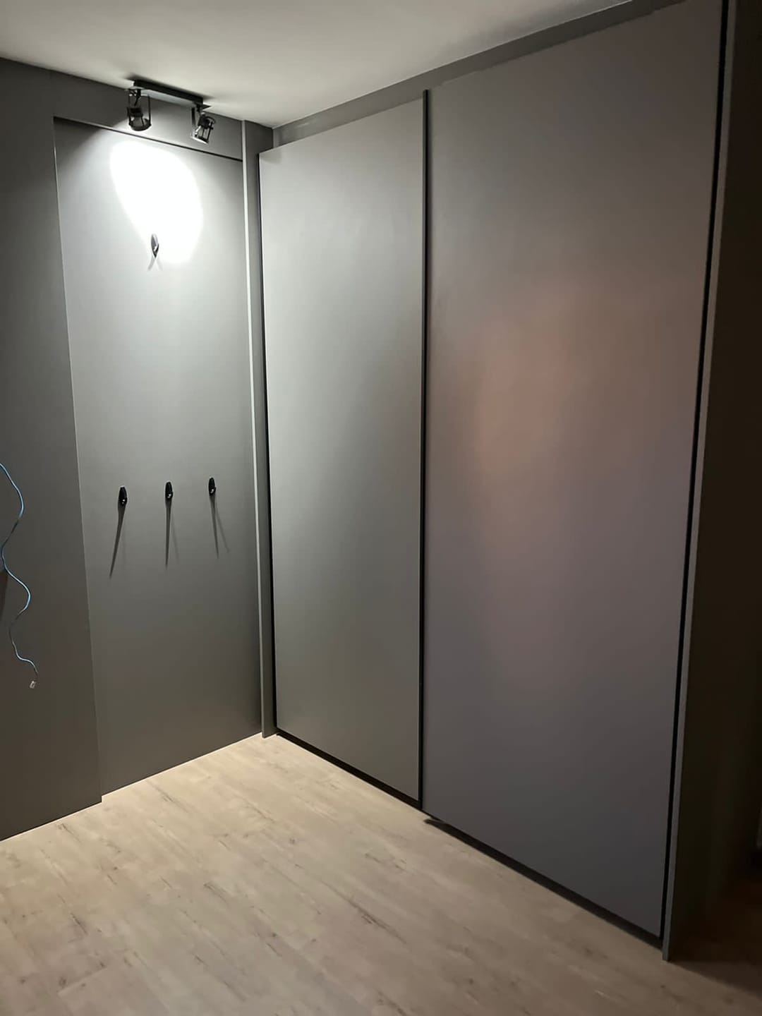 Casa Residencial ou Comercial de 400 m² para venda, 05 quartos (sendo 2 suítes) piscina, de frente para o lago Igapó 1 -Bairro Canaã, Londrina, P