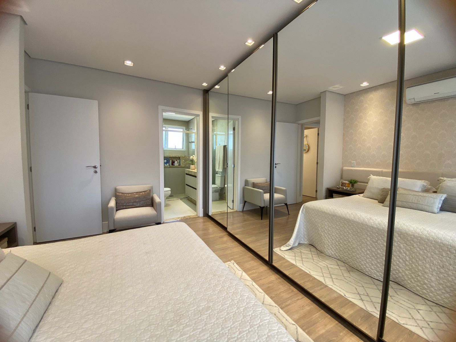 Apartamento à Venda, Ed Kensington, 114m2 úteis,  3 quartos sendo 1 suíte, 3 vagas- Gleba Palhano - Londrina, PR