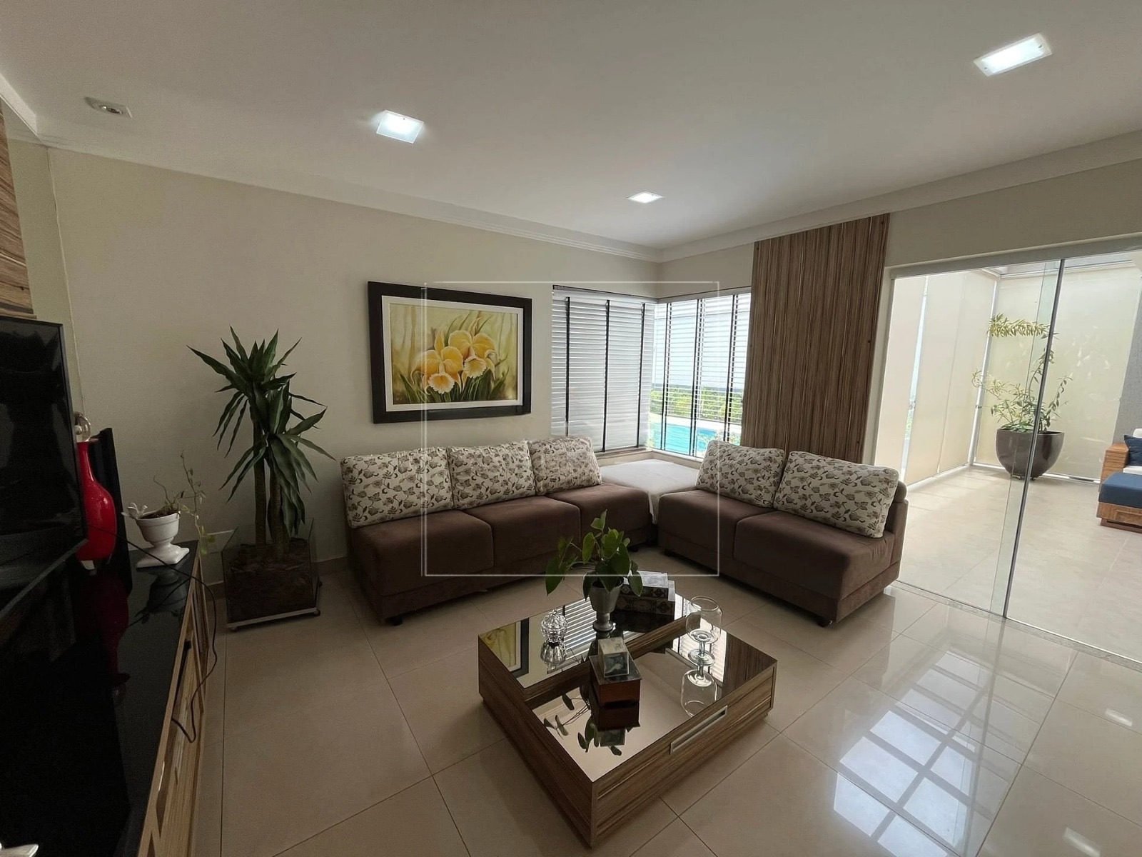 Casa à venda, Alphaville Imbuias, 400m² úteis, 4 quartos sendo 3 suítes, mobiliada -  Vivendas do Arvoredo, Londrina, PR
