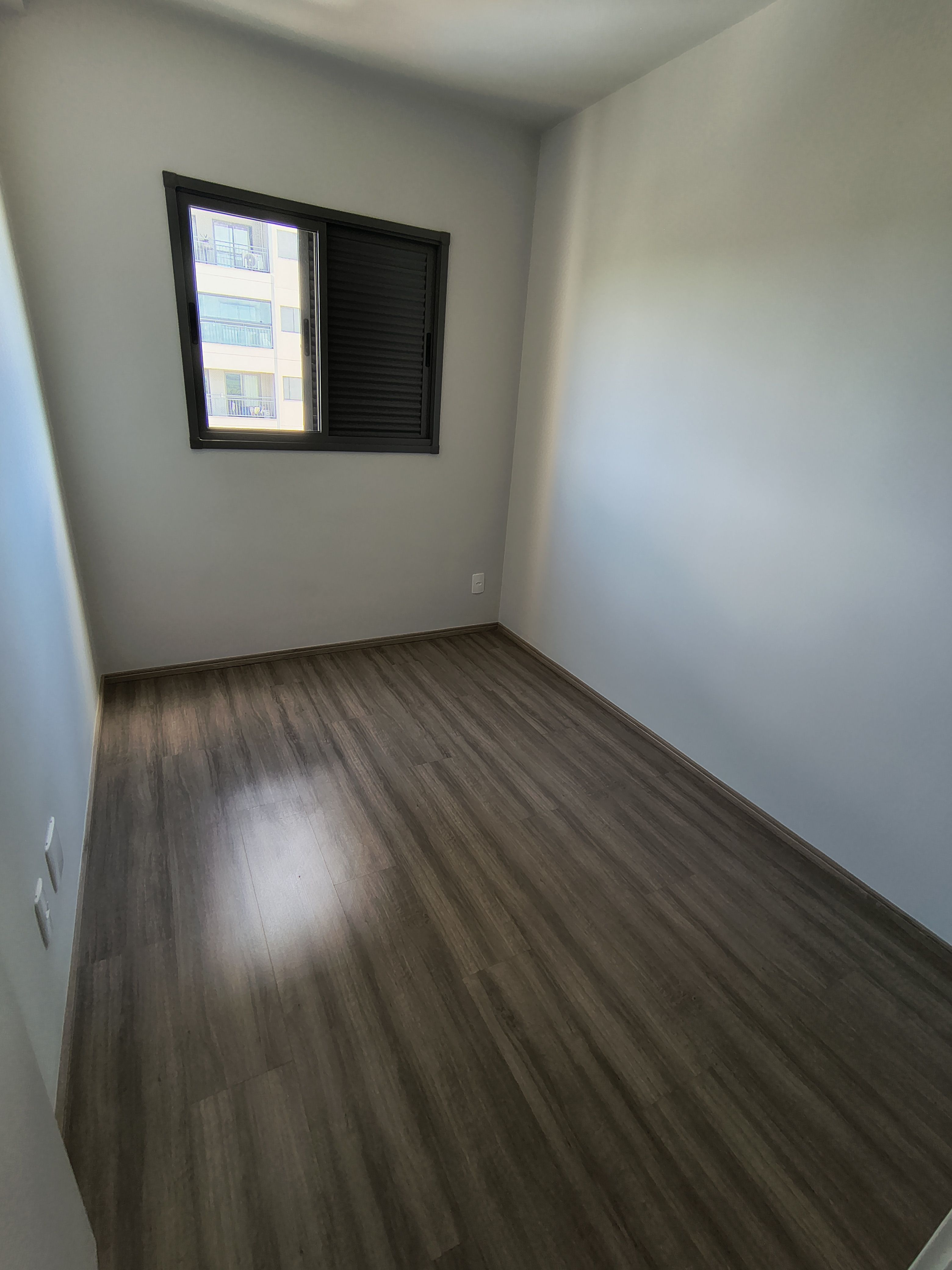 Apartamento à venda, Edifício carmel, 64M² úteis, 2 sendo 1 suíte, Sala estendida, Gleba Palhano,  Londrina - Pr