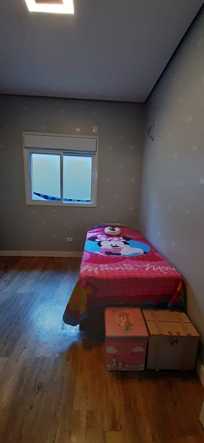 Casa à venda/ 3 quartos (sendo 1 suíte master com hidro)- Cond. Royal Maison Londrina, PR