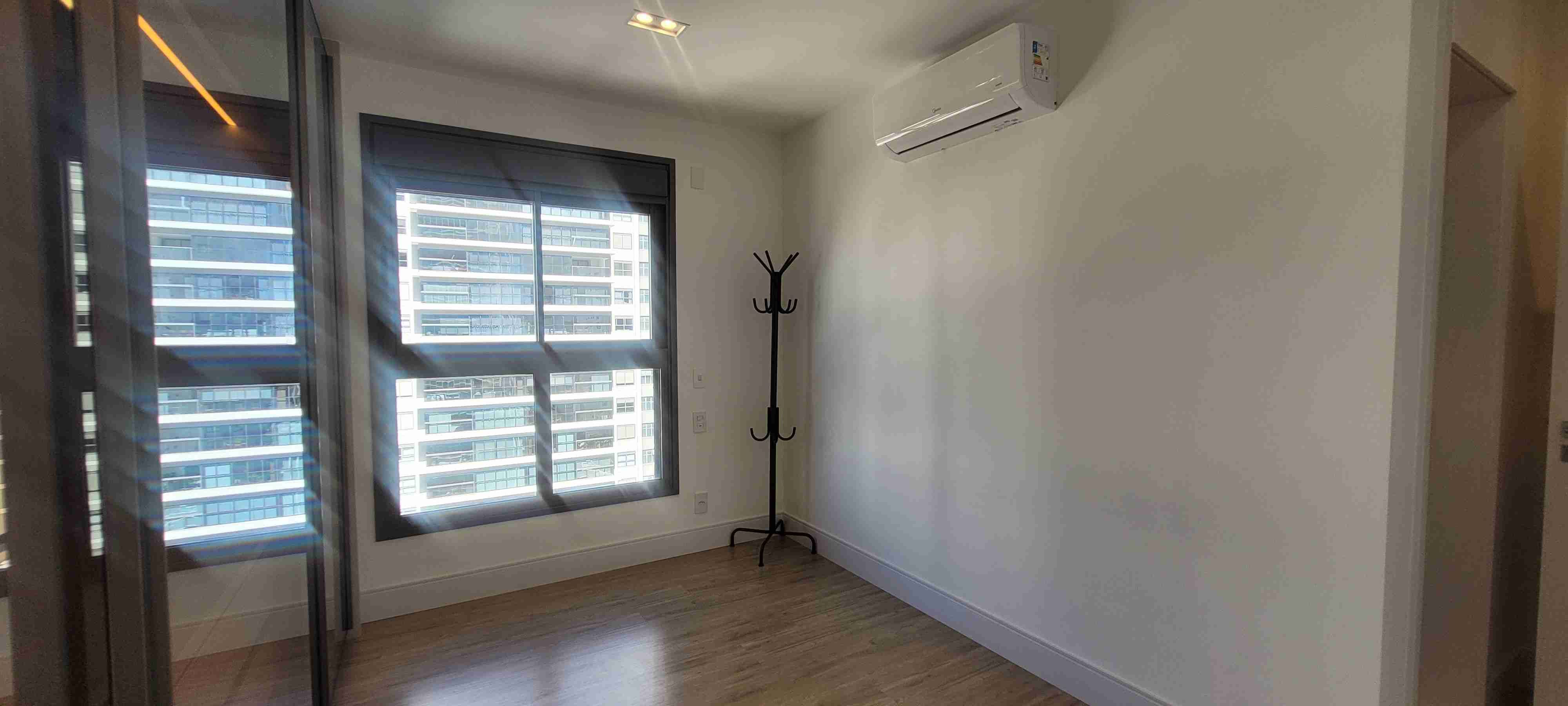 Apartamento para locação no Edifício Epic, 3 Suites, andar alto, Semi mobiliado , 2 vagas- Gleba Palhano-PR