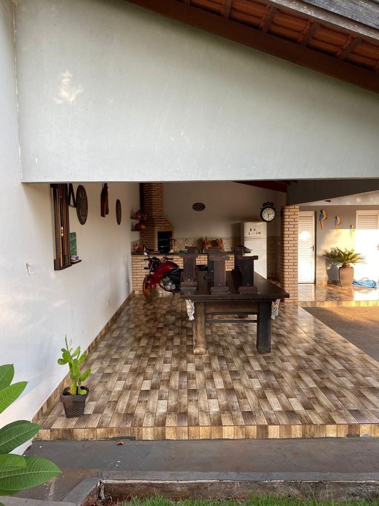 Chácara à Venda, fazenda nata, casa com 250m² de construção, 3 quartos sendo 1 suite -  Londrina, PR