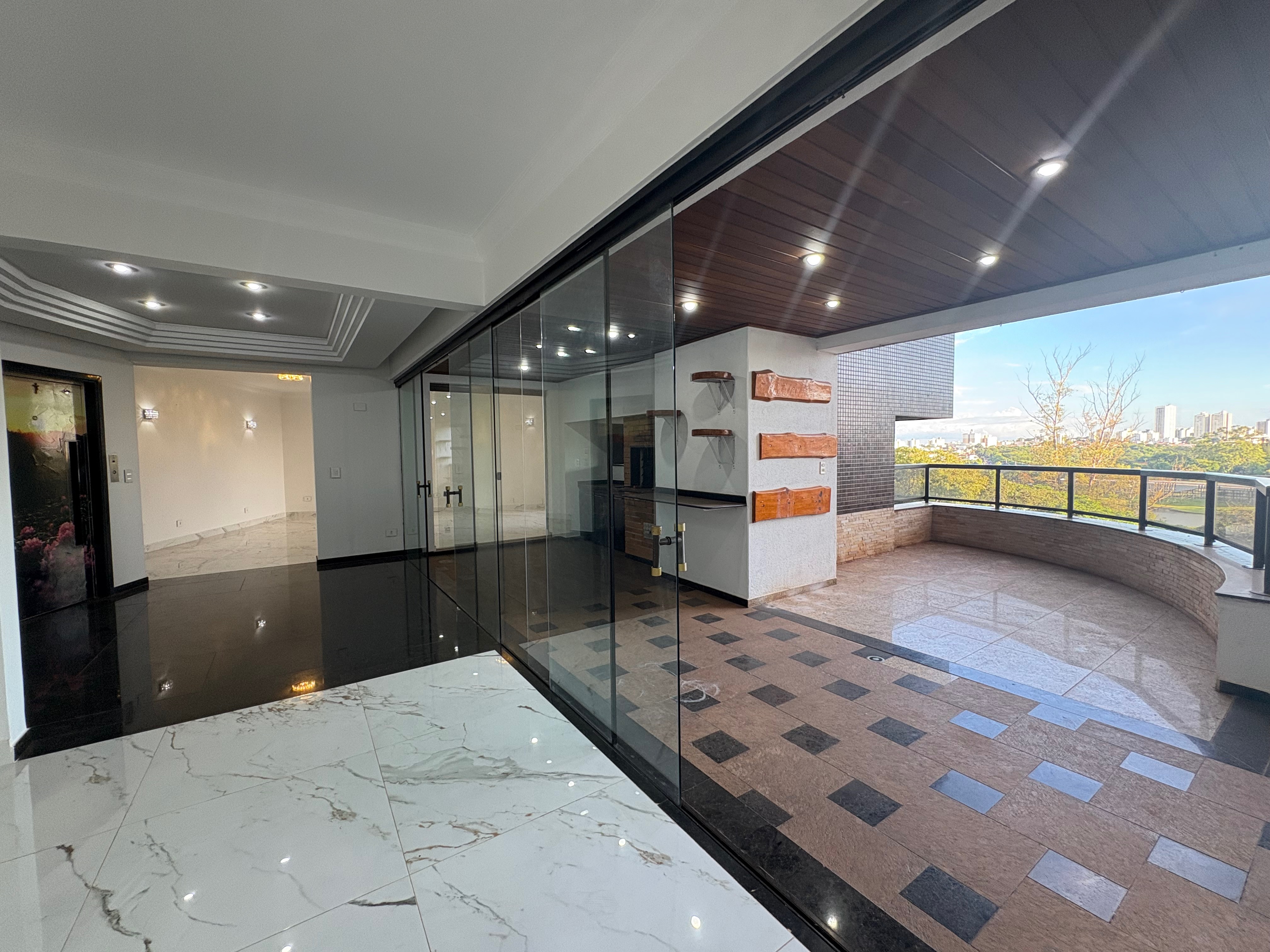 Apartamento à venda, Edifício Palais Lac Dor, 3 suítes, 5 vagas  - Londrina, PR