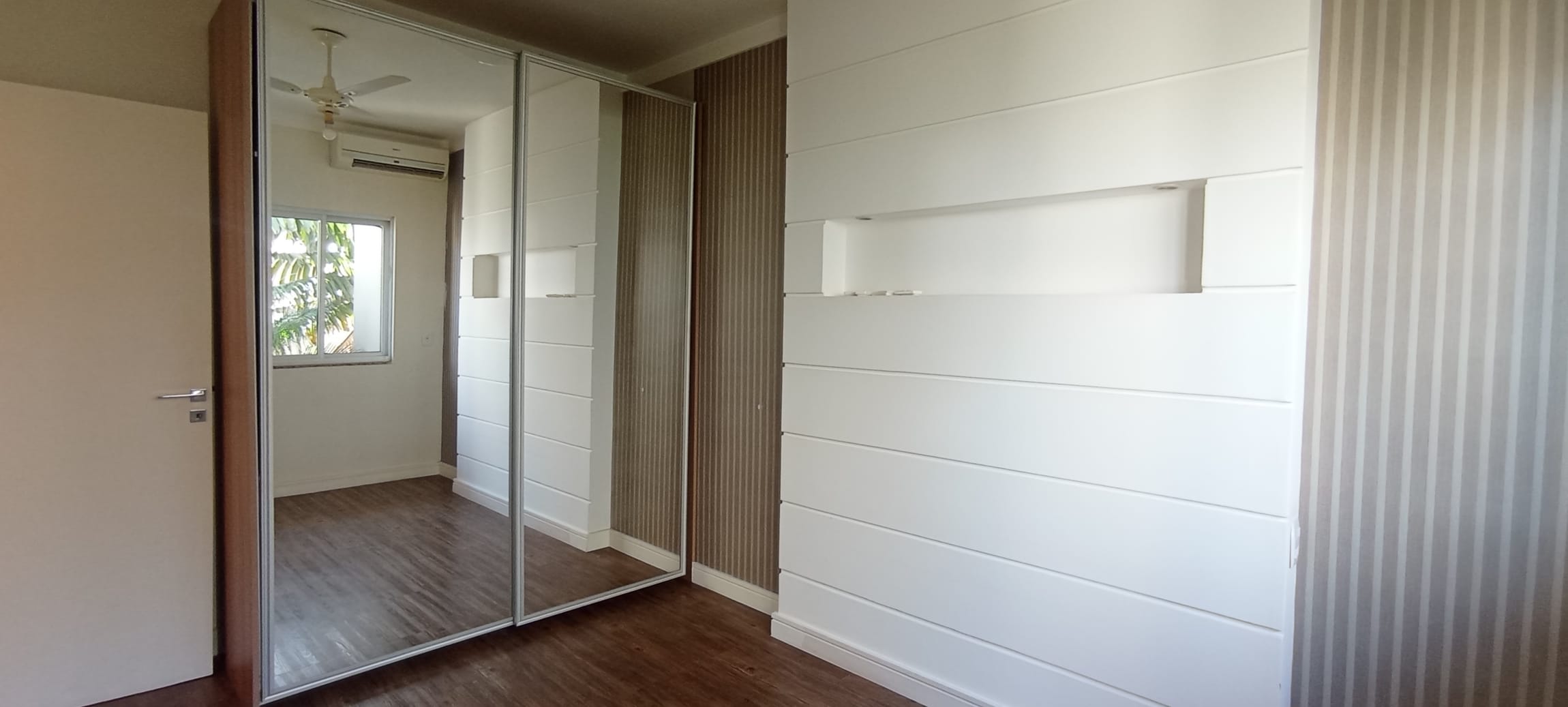 Casa  à Venda, Condomínio Royal Forest, 271m² úteis, 4 quartos sendo 2 suítes -  Esperança - Londrina PR
