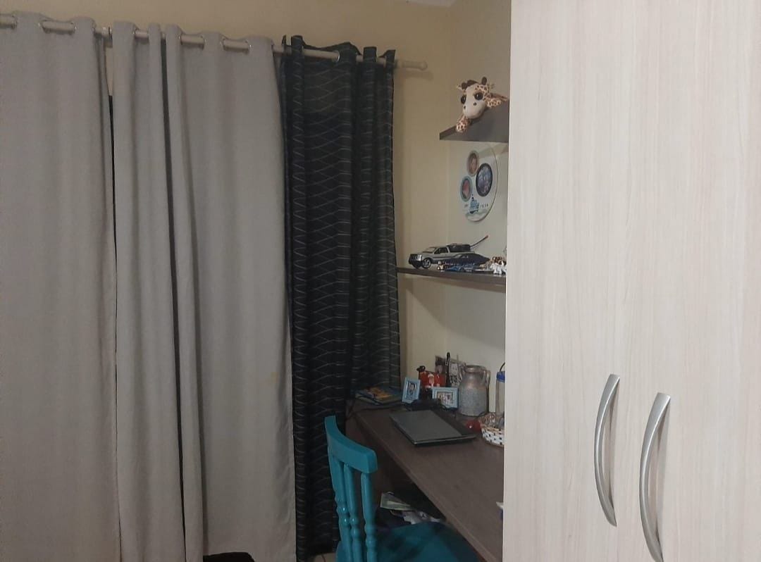 Sobrado à venda,  123m², 3 quartos sendo 1 suíte, Piscina, 2 vagas  - perto do aeroporto, tiro de guerra - Califórnia -  Londrina, PR