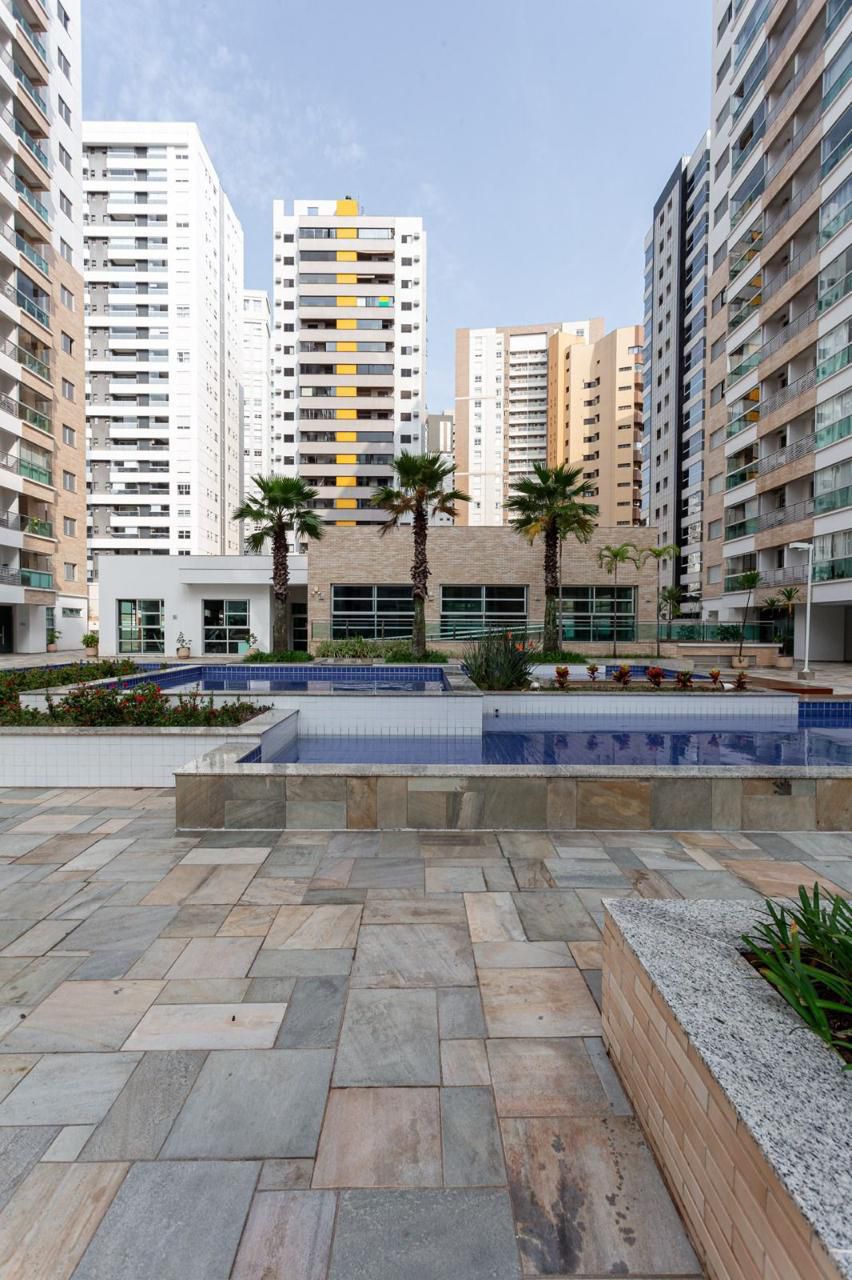 Apartamento à venda, 3 quartos sendo 1 suite, 99 m², Edifício Florais Eco Resort, Gleba Fazenda Palhano, Londrina, PR