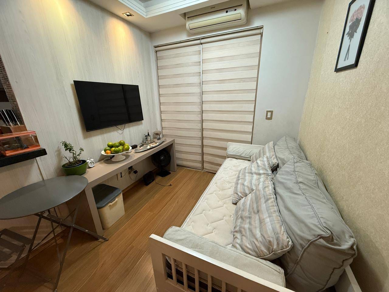 Apartamento à venda, Ed. Marco dos Pioneiros  2 Dorm, Mobiliado, Sacada c/ Churrasqueira, Andar Alto, Jard. Morumbi, Londrina, PR