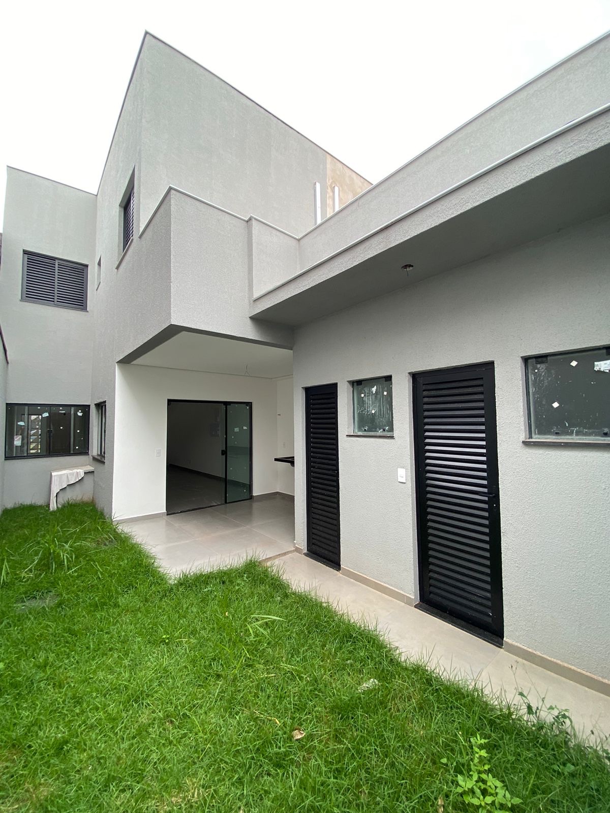Sobrado à venda próximo ao Parque Taua, Londrina/PR