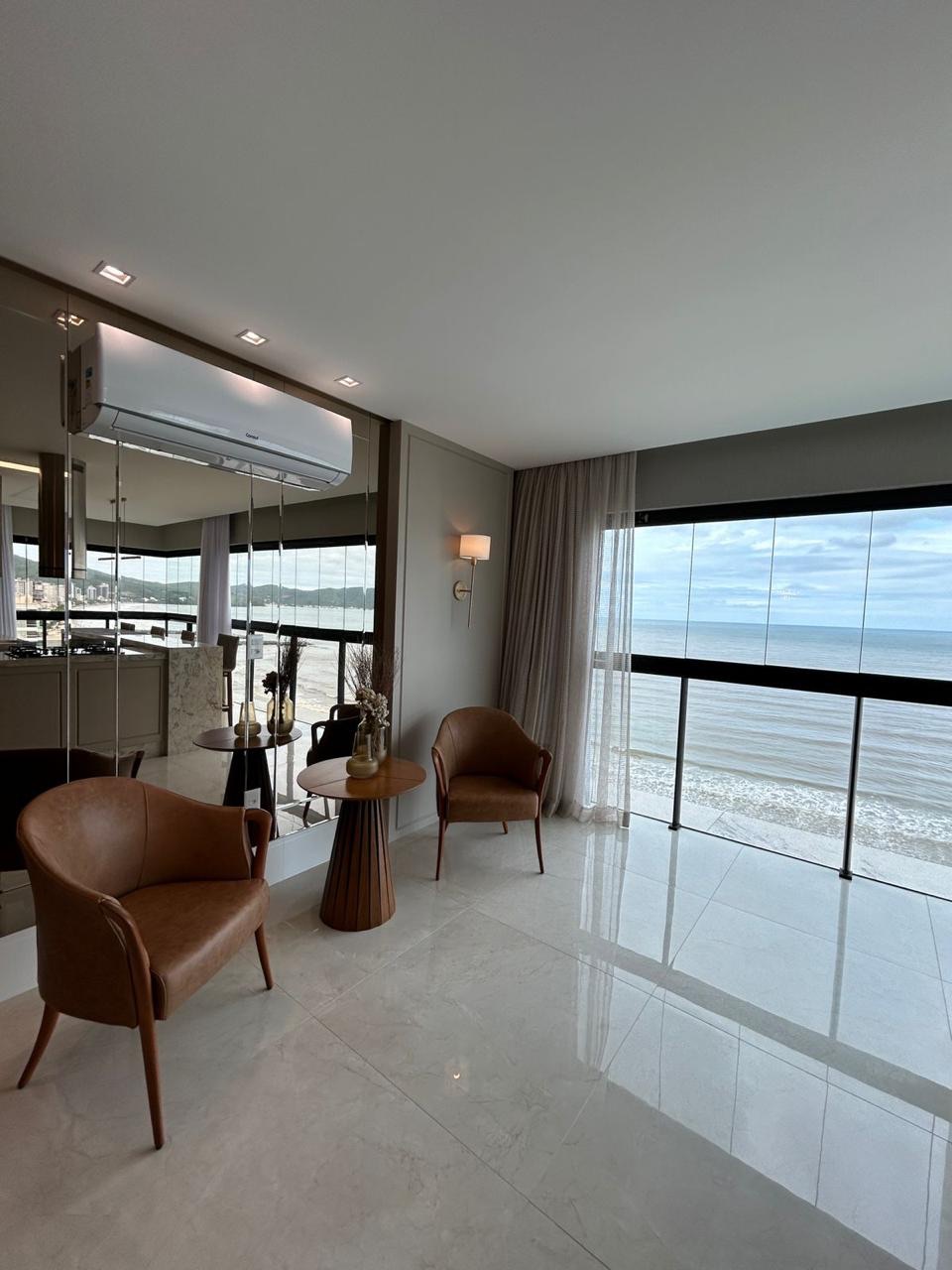 Apartamento  à venda CARTIER FRENTE MAR, Meia praia, 180M² úteis, 4 suítes, 4 vagas,  finamente mobiliado - Meia praia, Itapema, SC