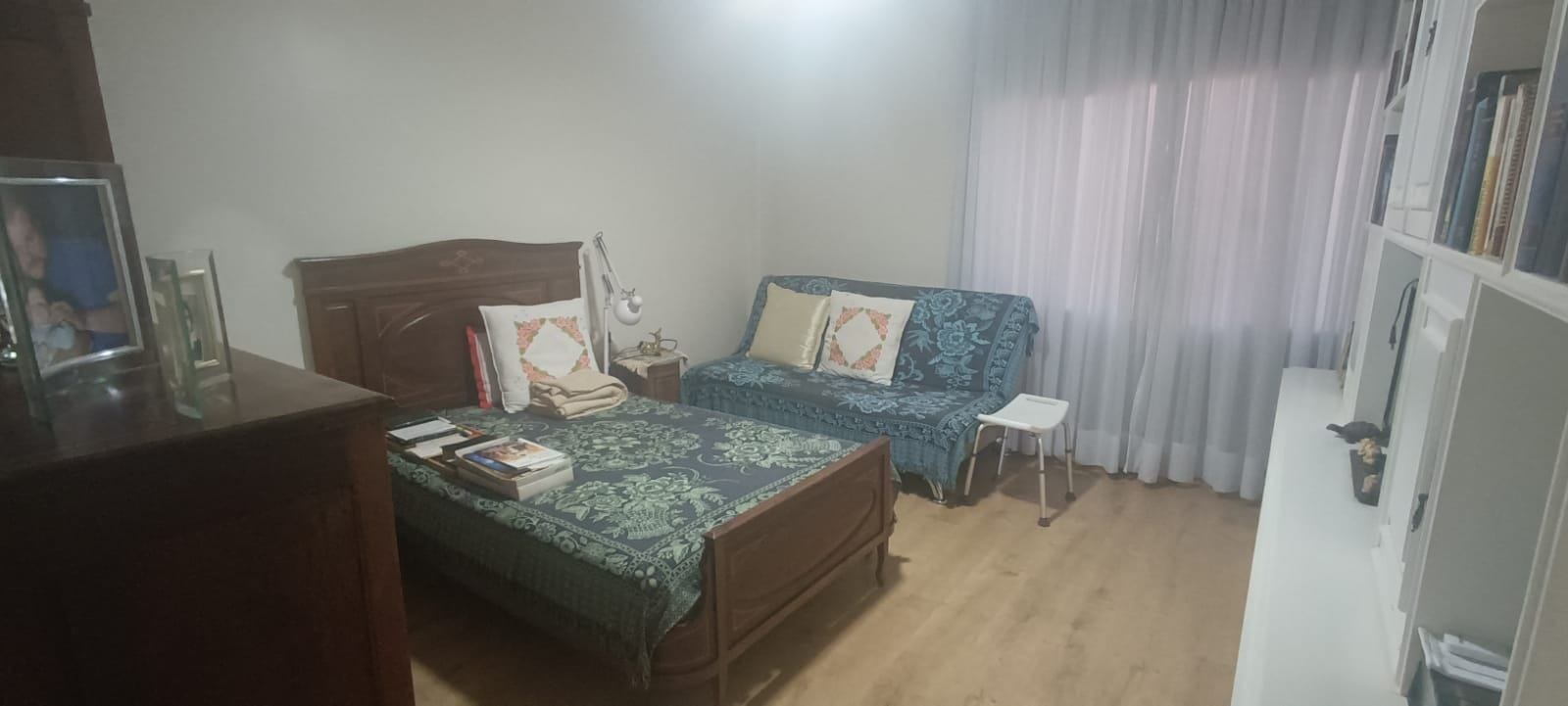 Apartamento  à venda,  Edifício Mona Lisa no calçadão central,177m² uteis, 4 quartos  sendo 2 suítes, recém reformado, andar alto, Centro, Londri