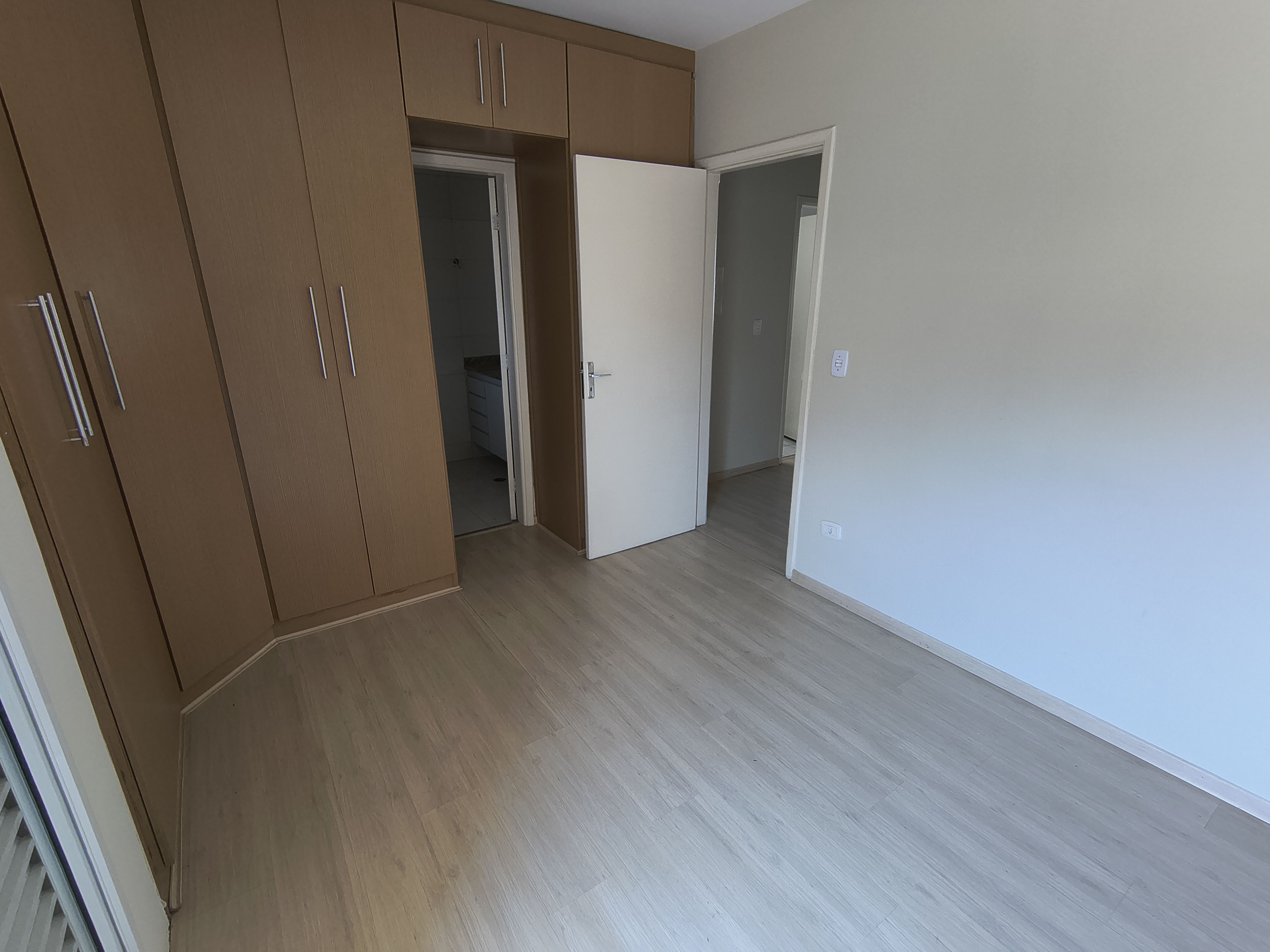 Casa à venda, 3 quartos 1 suíte, 3 vagas, 107M² úiteis, área gourmet, Planejados na suíte,Parque Jamaica, Londrina-PR