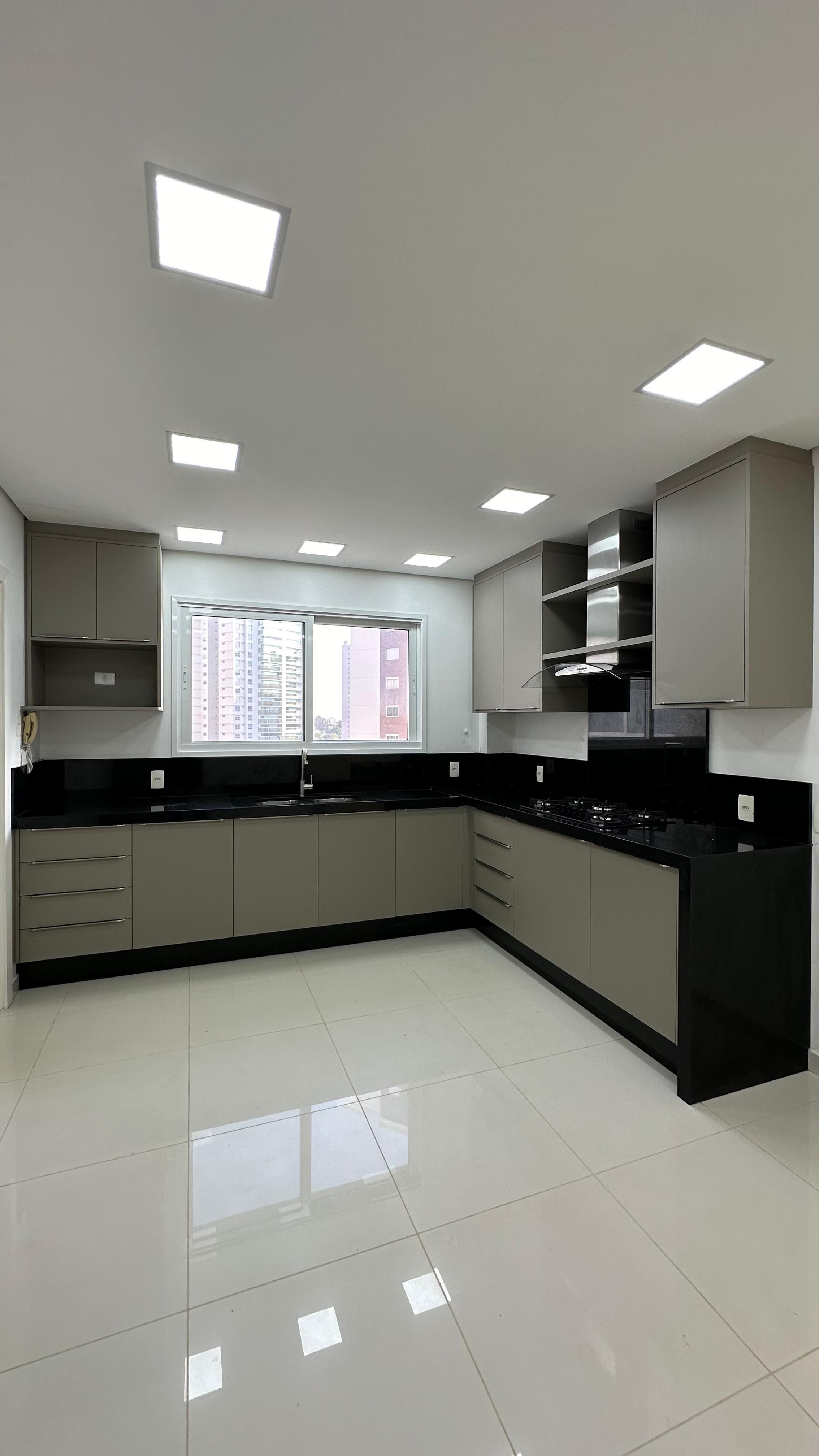 Apartamento novo à venda, Ed Torre Valverde, 200m²úteis,  3 suítes, todo planejado, 4 vagas - Gleba Fazenda Palhano, Londrina, PR