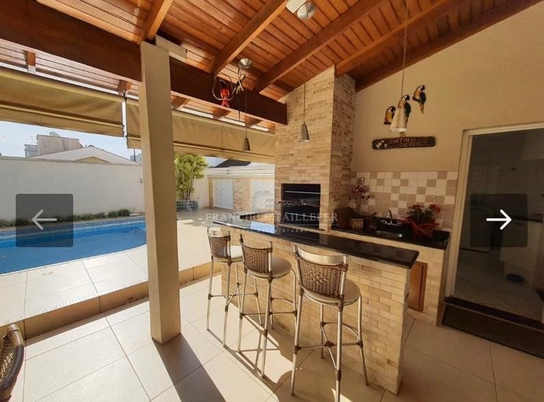 Sobrado a venda, Cond. Village Pinheiro, 246 m² úteis, 3 quartos sendo 1 suite master, 4 vagas- Portal de Versalles II- Londrina Pr