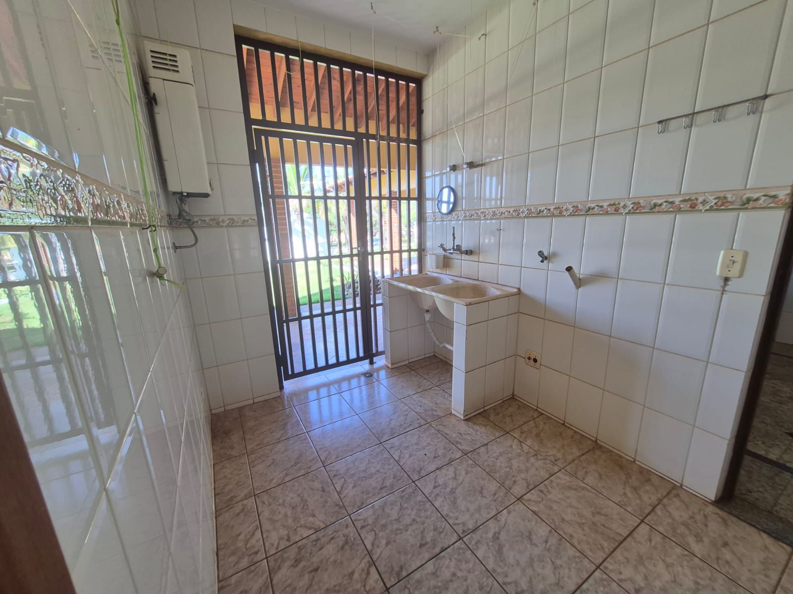 Casa à venda, 3 quartos sendo 2 suites, 350 m², Recanto do Salto, Londrina, PR - Oportunidade Unica