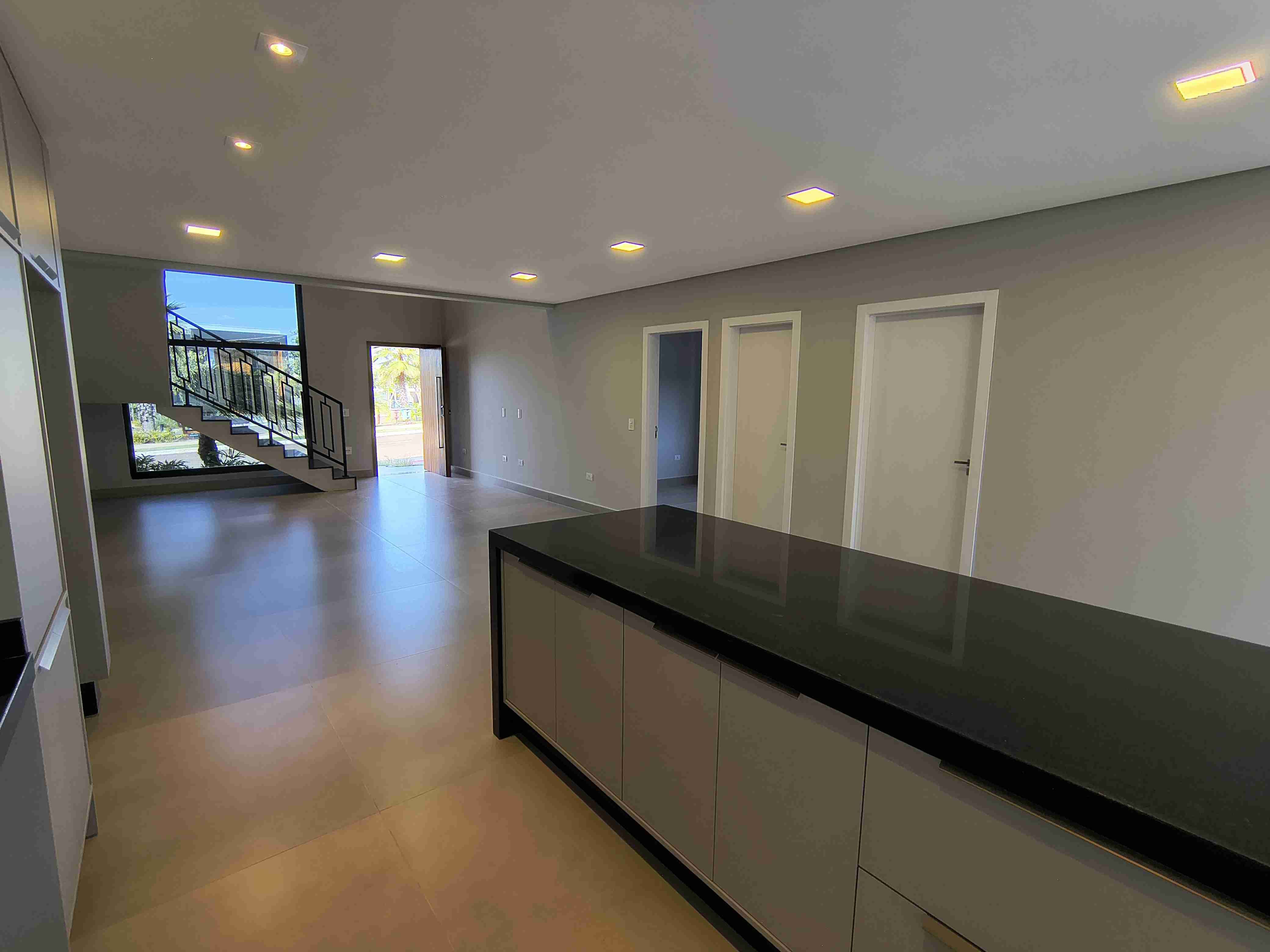 Casa à venda em condomínio Bella Vitta, porteira fechada, 4 suítes , 258 M² construção, piscina- Cidade Industria 2, Londrina - PR