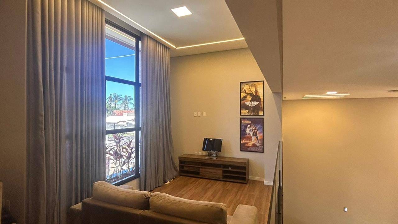 Imagens do imóveis Casa à venda,  226m² construção, porteira fechada, 3 suítes, piscina e churrasqueira, 4 vagas - Universitário, Londrina, PR