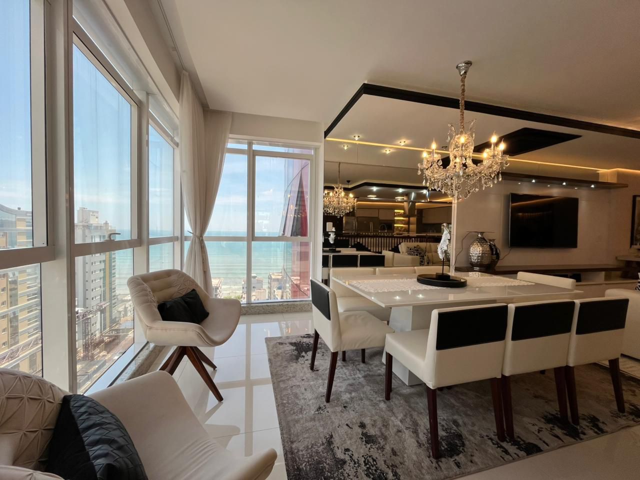 Apartamento com vista mar no Edifício Dubai Tower Residence em Itapema, SC