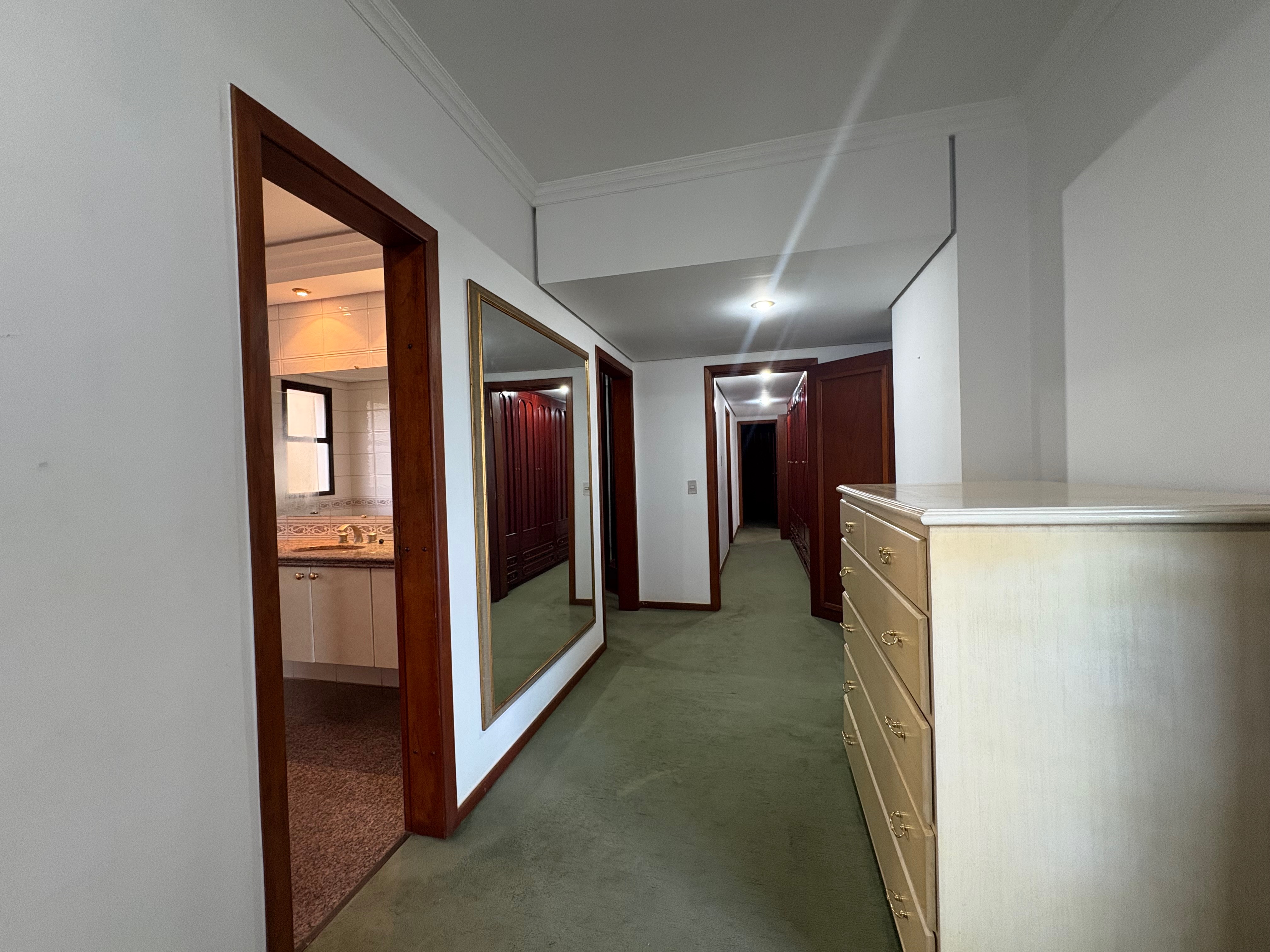 Apartamento à venda, Edifício Palais Lac Dor, 3 suítes, 5 vagas  - Londrina, PR