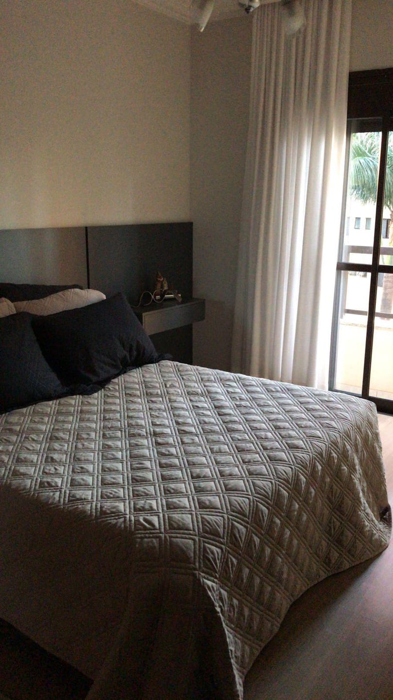 Apartamento à venda, Edifício London Lake, 263m² úteis, 2 suítes, ampla varanda com churrasqueira, 3 vagas - Caiçaras, Londrina, PR
