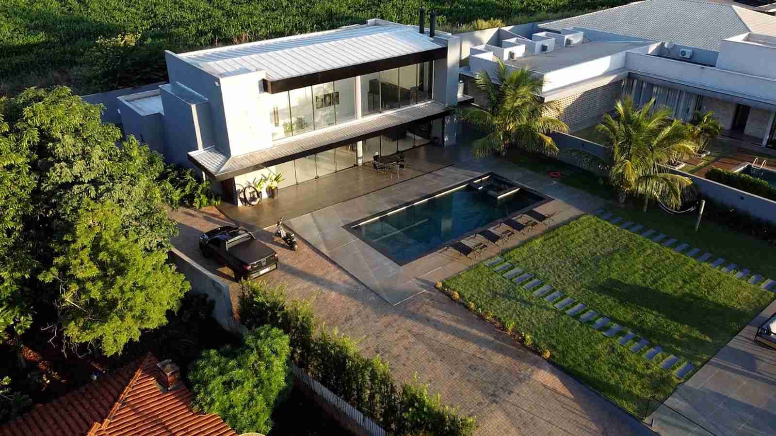 Chácara à Venda no condomínio Riviera do Poente, mobiliada,4 Suites climatizadas, Alvorada do Sul, PR