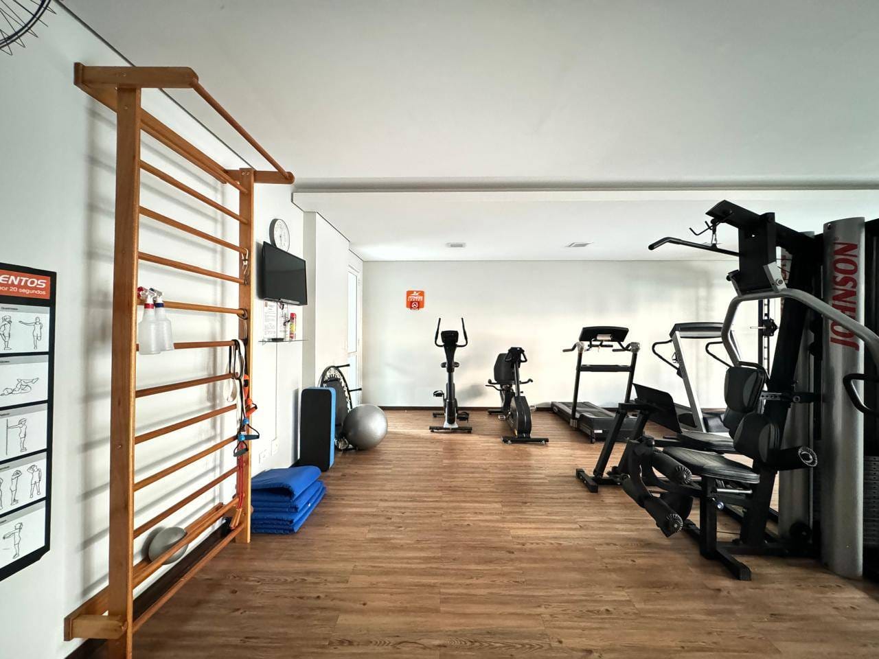 Apartamento à venda, 69m² úteis, Edifício Solario Jardin Residence, 2 quartos, completo em armários  - Centro, Londrina, PR.