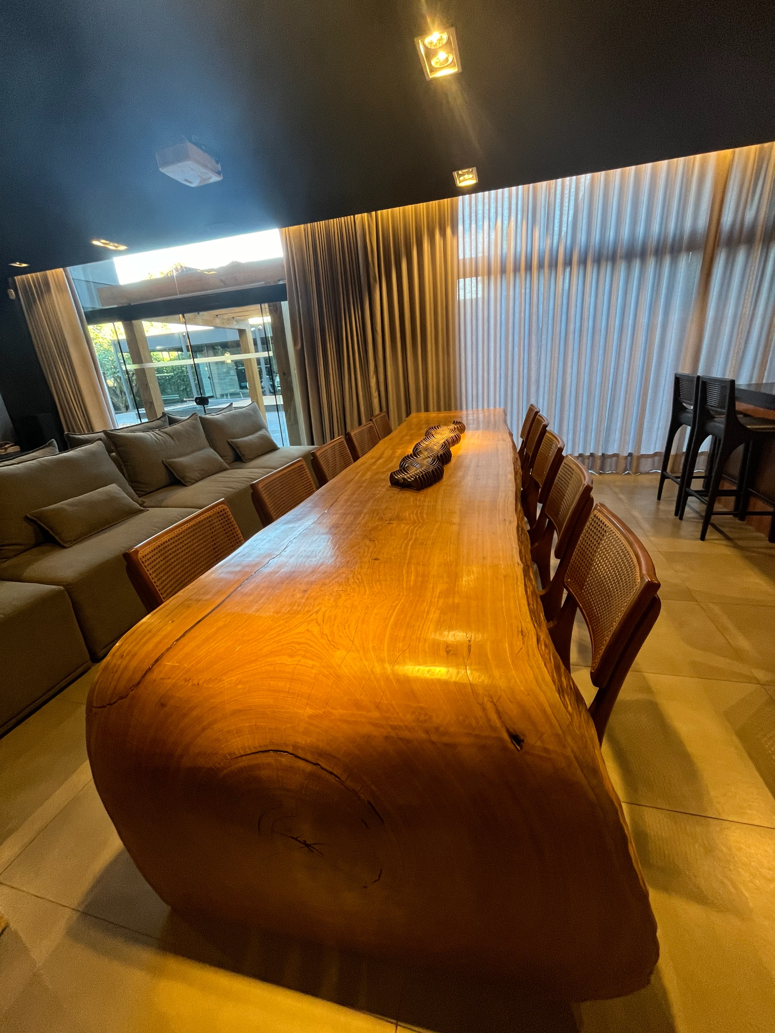 Apartamento à Venda, 95m² privativos, Edifício Tresor, 3 quartos sendo 1 suíte, todo planejado-  Gleba Fazenda Palhano, Londrina, PR