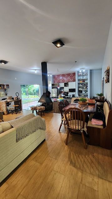 Chácara à Venda, 2500m², Condomínio Golf Ville, casa 120m² úteis, cozinha planejada - Recanto Santa Andréa, Cambé, PR