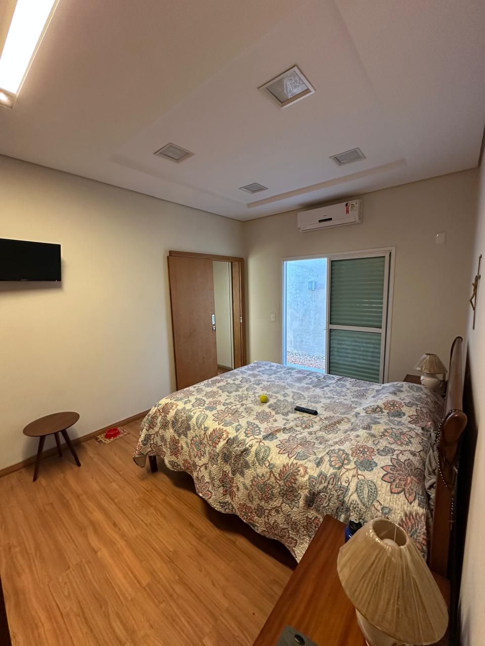 Casa à venda, 3 quartos sendo 1 demi suite, 360 m², Condomínio  Ville Campestre, Londrina, PR
