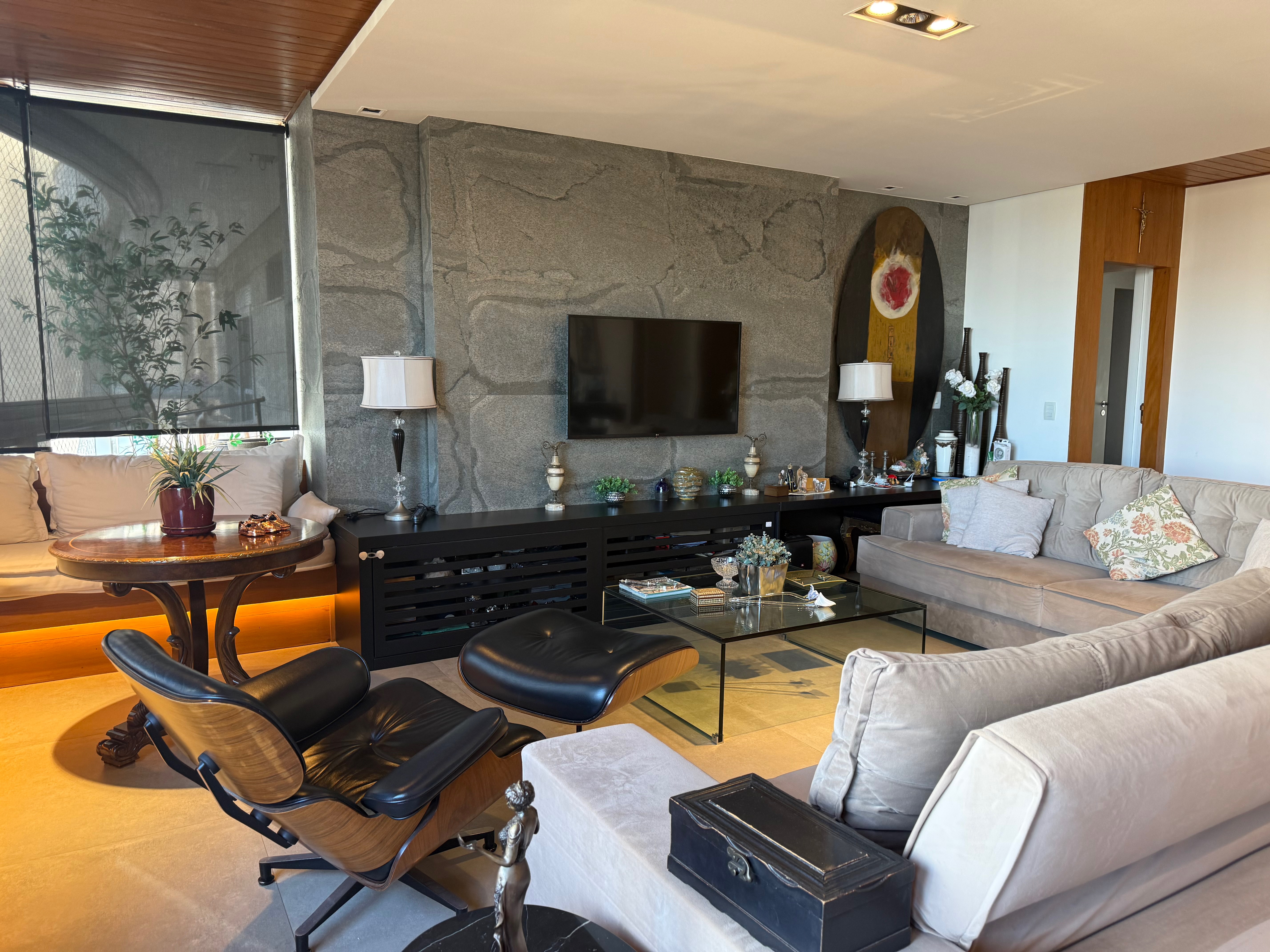 Apartamento à Venda,Porteira fechada, 245m² Privativo aceita permuta, Contém 4 suítes,3 vagas Garagem Gleba Palhano, Londrina, PR