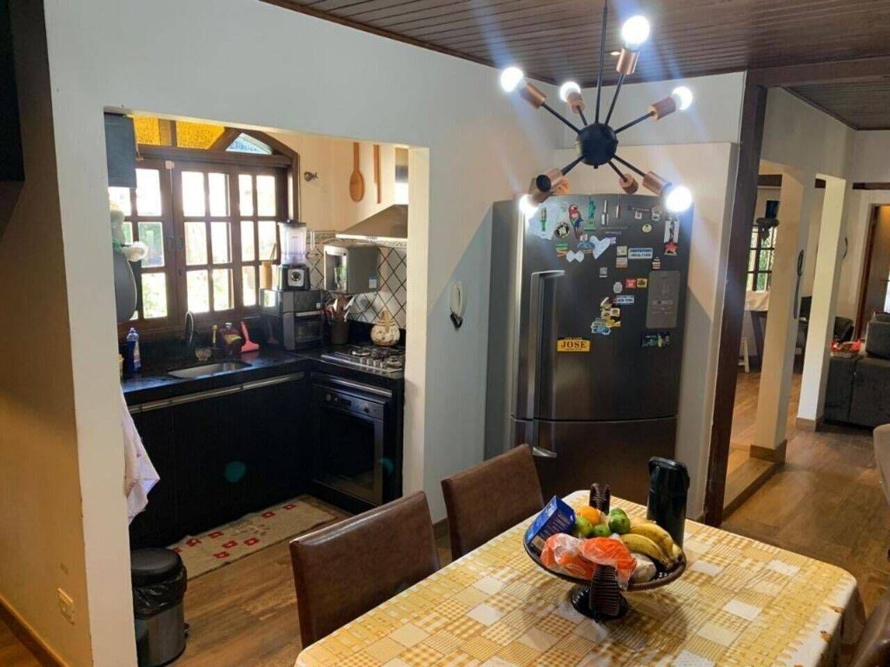 Casa à venda, 500m² terreno e 132m² construção, 2 suítes, piscina e churrasqueira, 4 vagas - Granville Parque Residencial, Londrina, PR