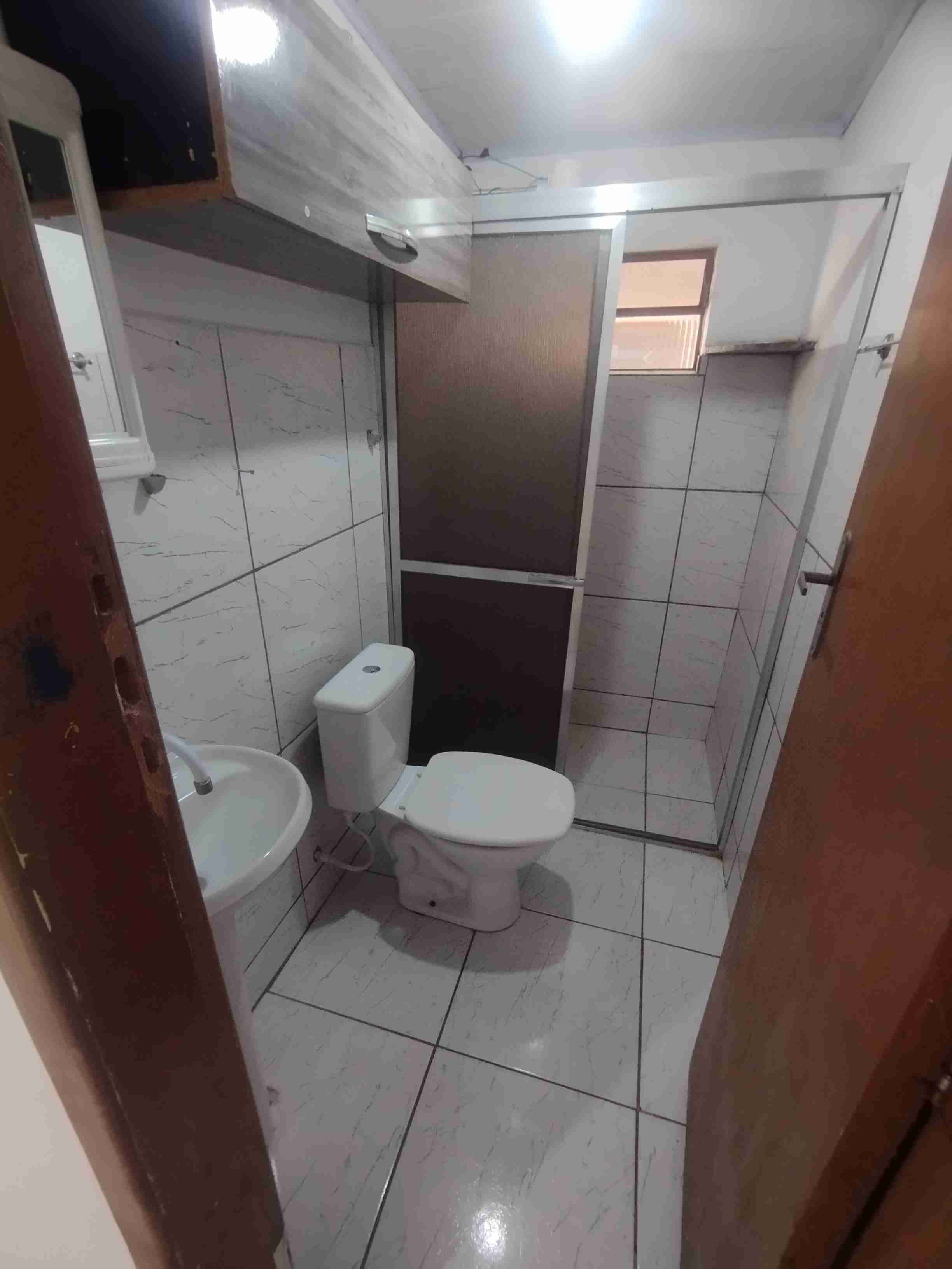 Casa comercial para Locação, 6 salas, localização na  Av. Arthur thomas, 200M² de construção, Jd Bandeirantes - Londirna-PR