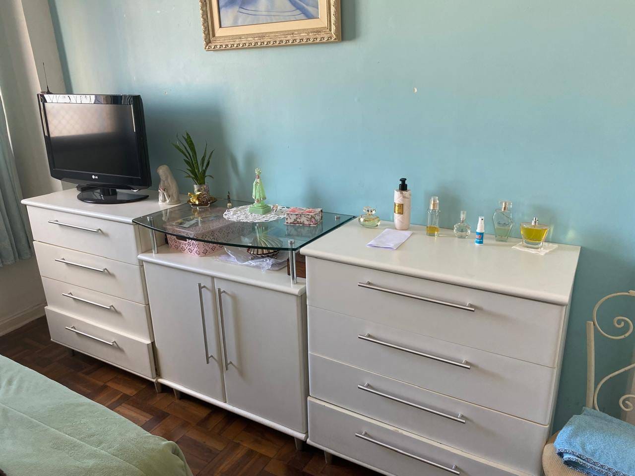 Apartamento à venda, 160 m²  úteis, 4 quartos sendo 1 suíte,  andar alto no Edifício Centro Comercial- Centro, Londrina, PR