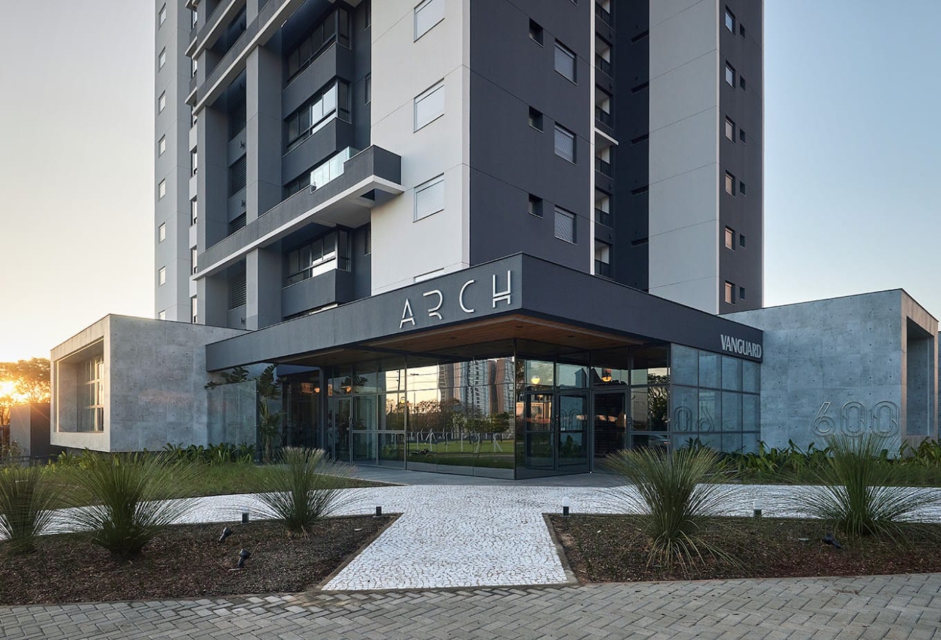 Apartamento à venda, Arch Palhano, 3 quartos, sendo 1 suíte, sacada integrada com churrasqueira, Gleba , Londrina, PR