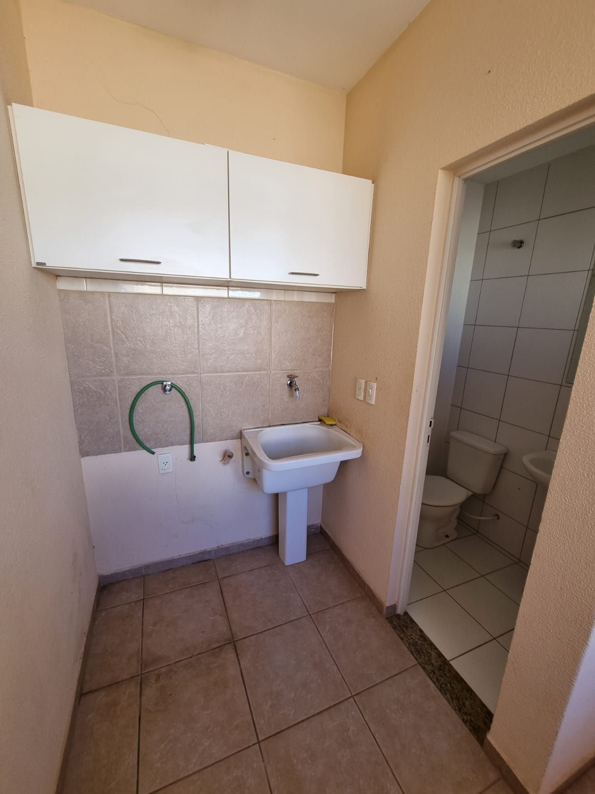 Casa  para venda,  Condomínio Havana, 190m²úteis, 4 quartos sendo 1 suíte, 02 vagas - Aragarça -  Londrina, PR