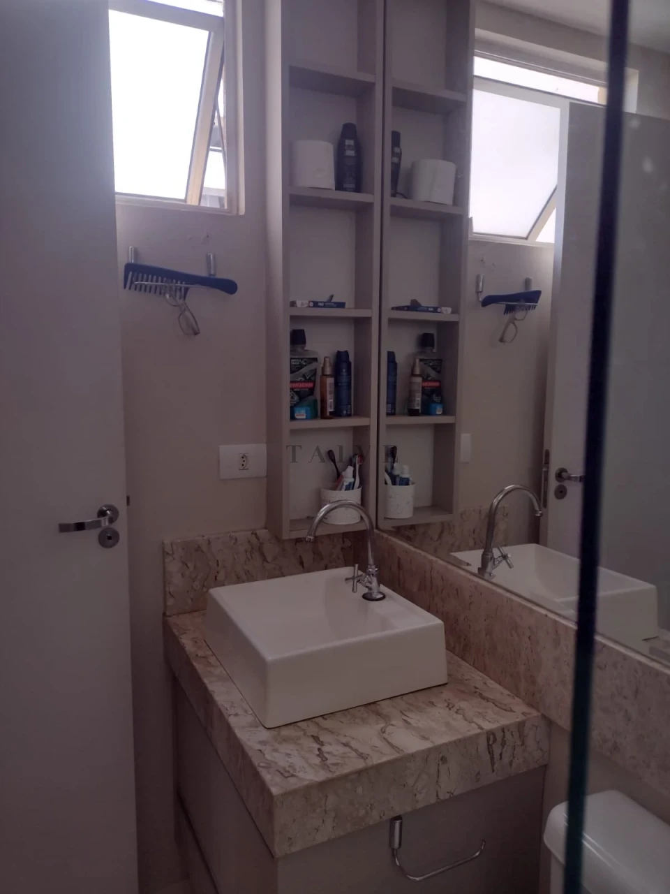 Apartamento Marco dos Pioneiros Zona Leste com Sacada 2 Quartos Sol da Manha Andar Médio Vaga de Garagem Coberta - foto 17