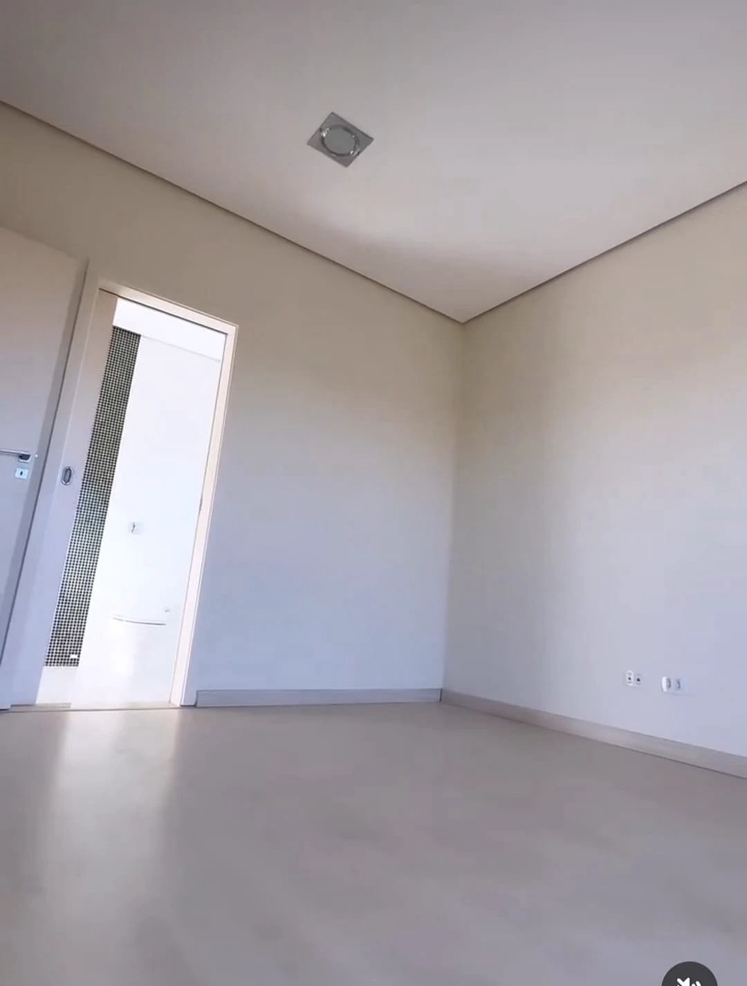 Sobrado à venda, Condomínio Royal Forest, 220m² úteis, 3 suítes, piscina, quintal, 4 vagas - Esperança, Londrina, PR