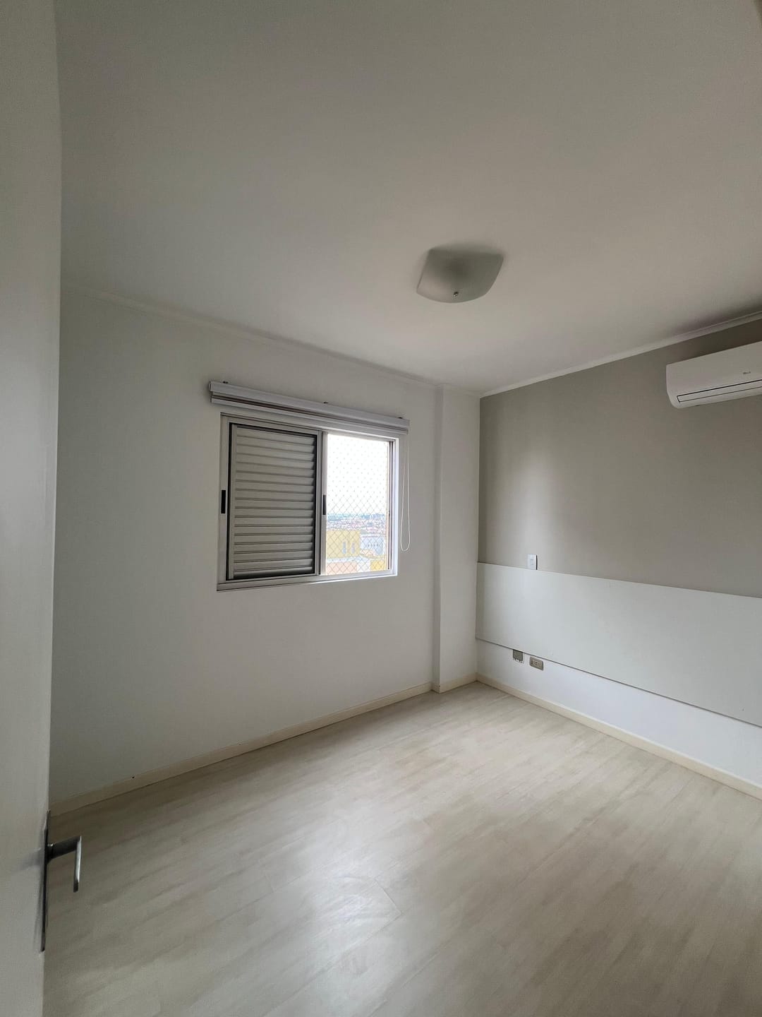 Apartamento à venda, Edifício Porto Belo, 83m² úteis, 3 quartos (1 suíte), sol da manhã, andar alto - San Remo, Londrina, PR