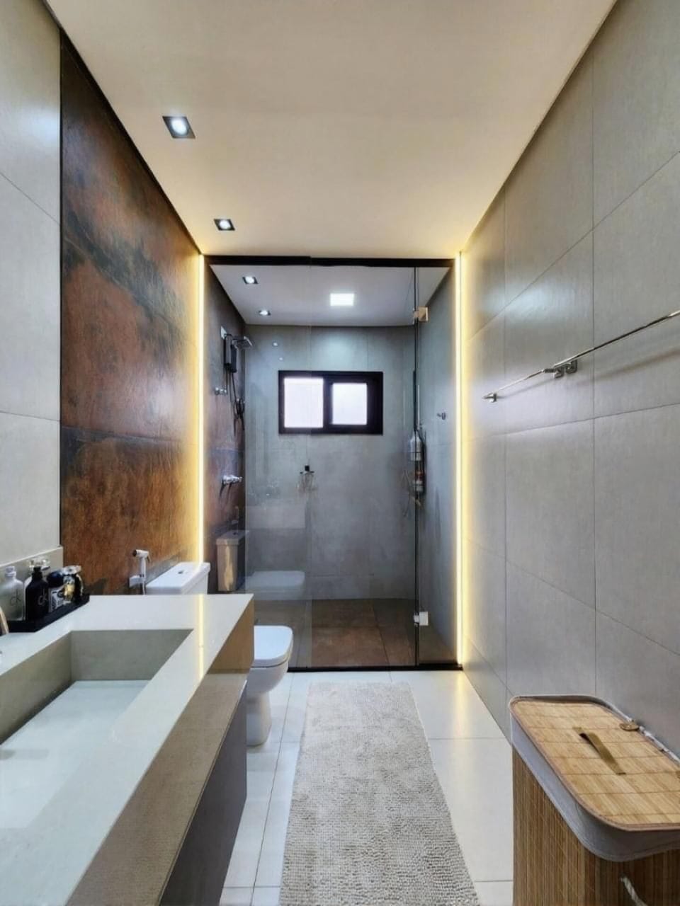 Casa à venda , Condomínio Tangará, 235m² privativos, 3 suítes, 4 garagens, churrasqueira - Parque Tauá, Londrina, PR