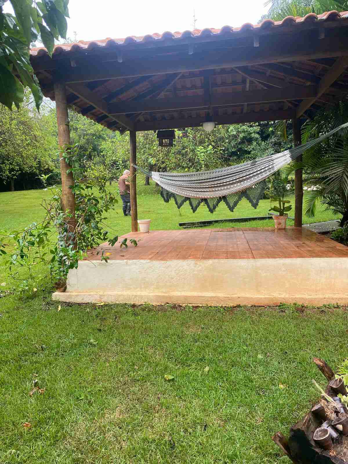 Chácara à venda, 6 mil m², casa com 250m² úteis, 3 quartos sendo 1 suíte, poço artesiano, baia de cavalos, 8km de Londrina- Limoeiro Fazenda Nata