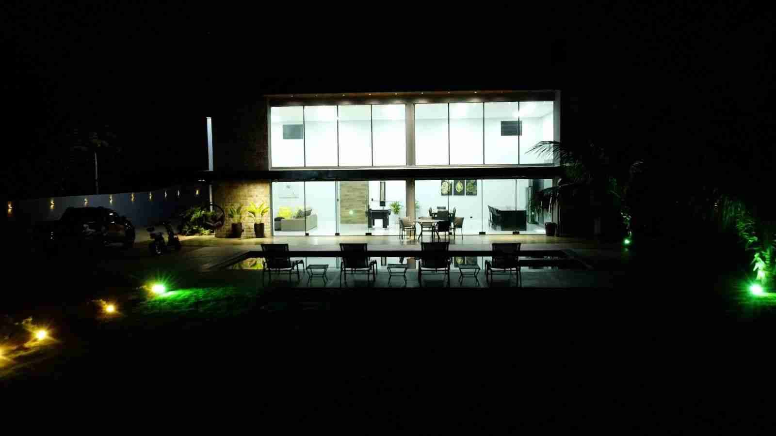 Chácara à Venda no condomínio Riviera do Poente, mobiliada,4 Suites climatizadas, Alvorada do Sul, PR