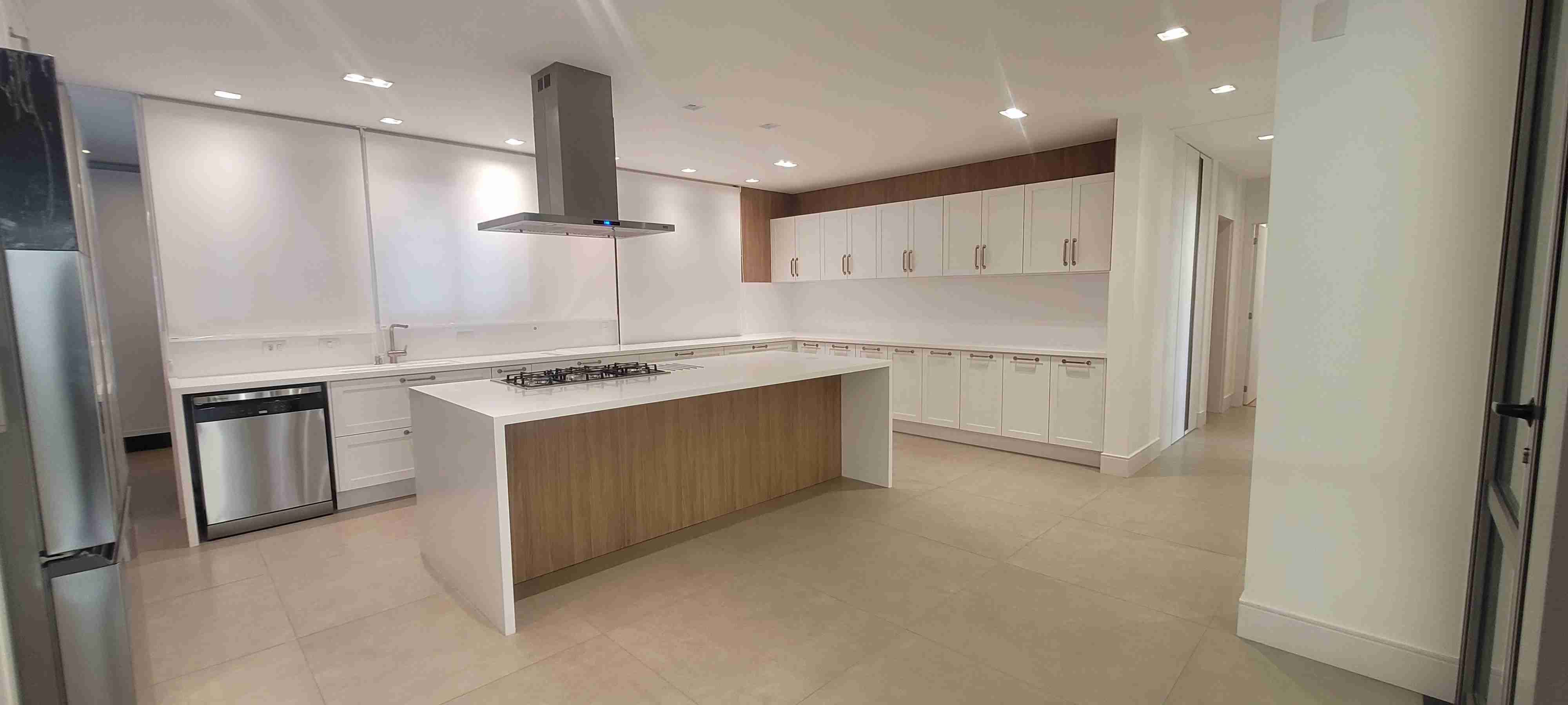 Apartamento para locação no Edifício Epic, 3 Suites, andar alto, Semi mobiliado , 2 vagas- Gleba Palhano-PR
